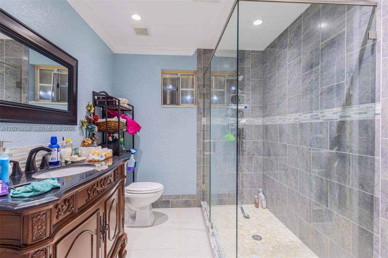 9425 NW 114th Ln , Unit 3, Hialeah Gardens, FL 33018 Photo