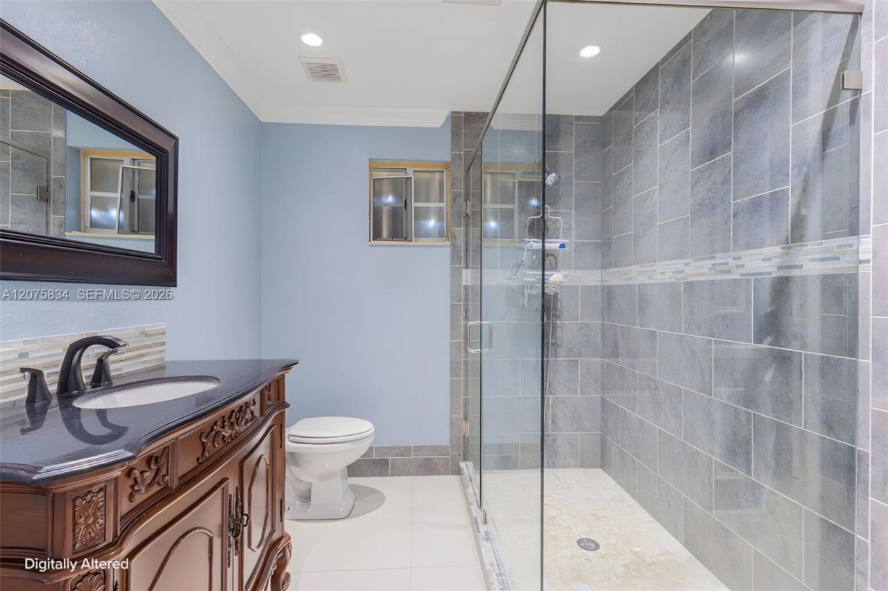 9425 NW 114th Ln , Unit 3, Hialeah Gardens, FL 33018 Photo