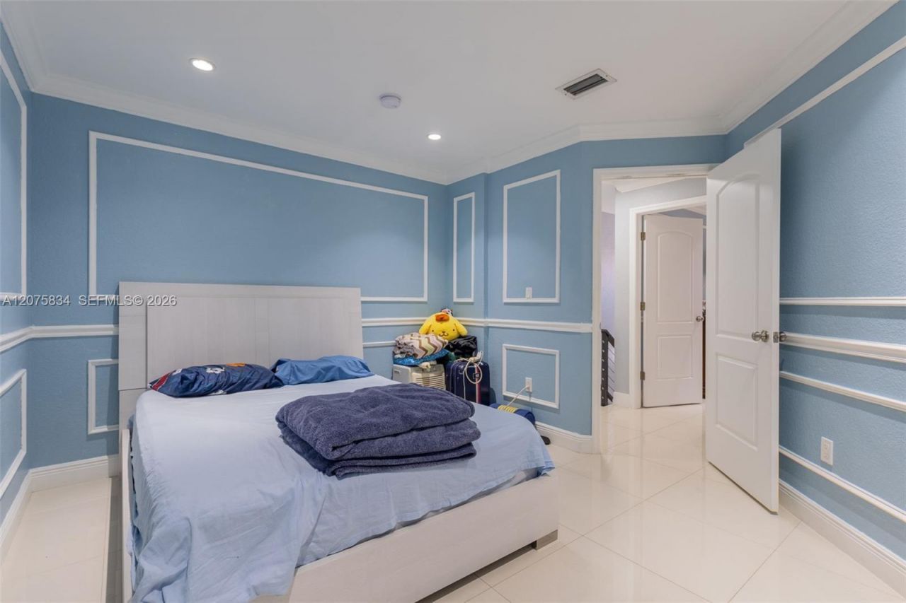 9425 NW 114th Ln , Unit 3, Hialeah Gardens, FL 33018 Photo