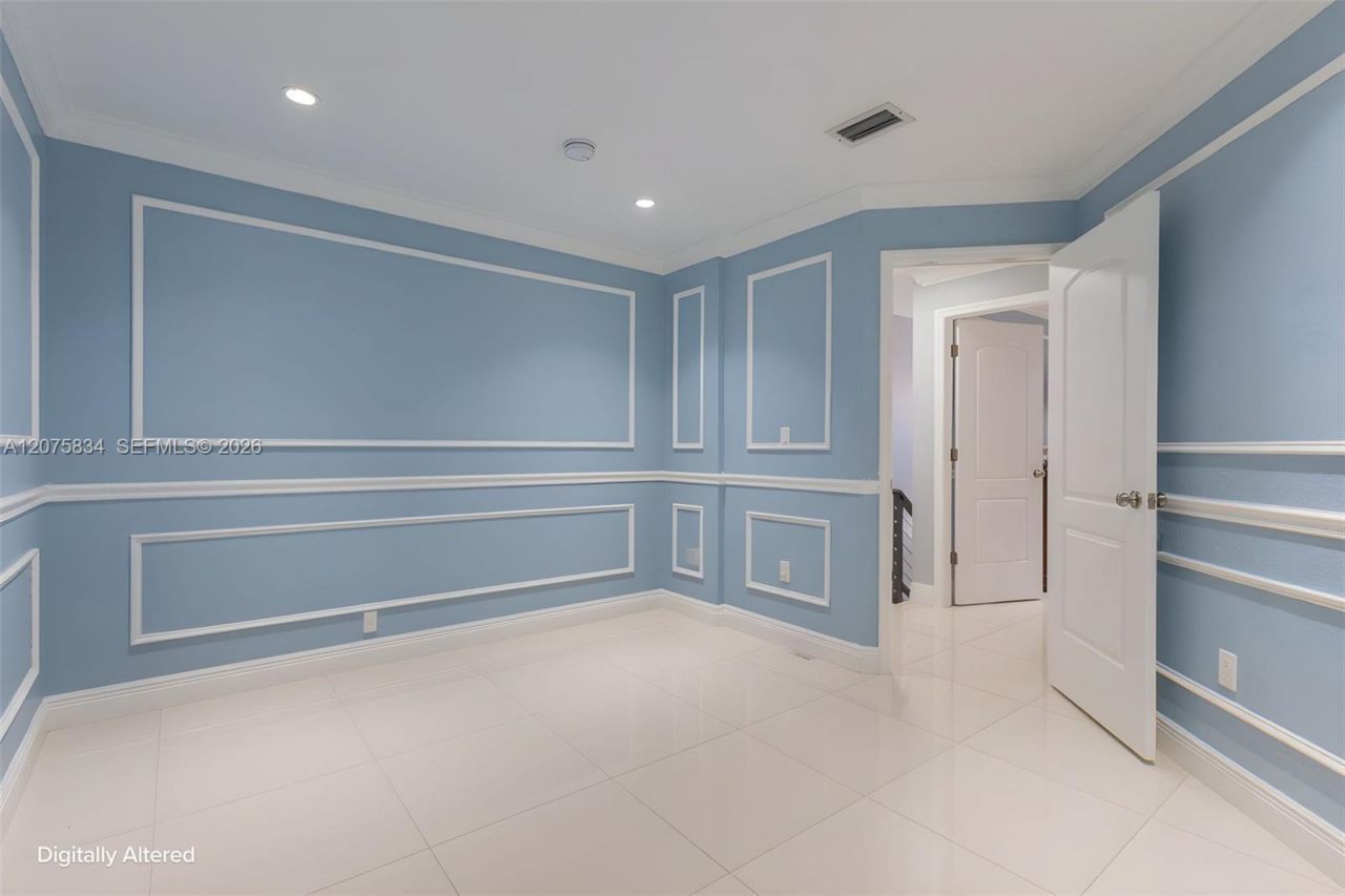 9425 NW 114th Ln , Unit 3, Hialeah Gardens, FL 33018 Photo