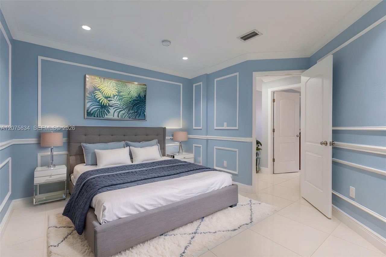 9425 NW 114th Ln , Unit 3, Hialeah Gardens, FL 33018 Photo