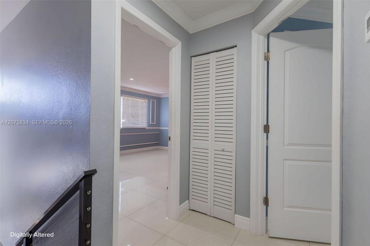 9425 NW 114th Ln , Unit 3, Hialeah Gardens, FL 33018 Photo