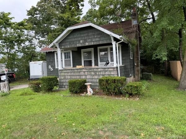 35 Hiddink Street, Sayville, NY 11782