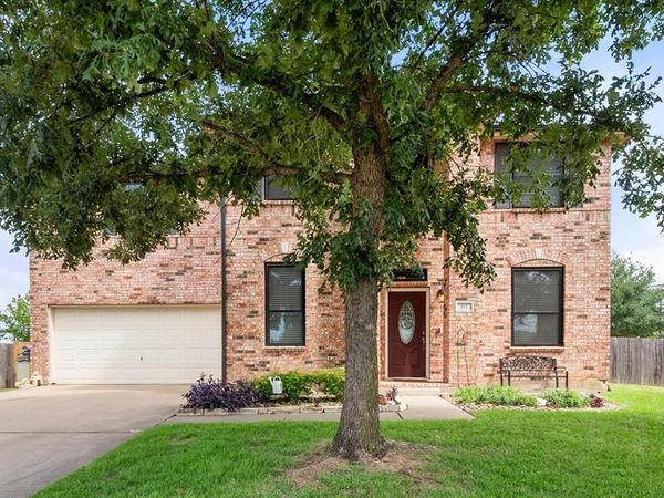 517 Zachum Drive, Arlington, TX 76002