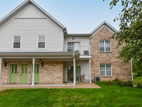 2740 Northview ROAD, Unit 104, Waukesha, WI 53188