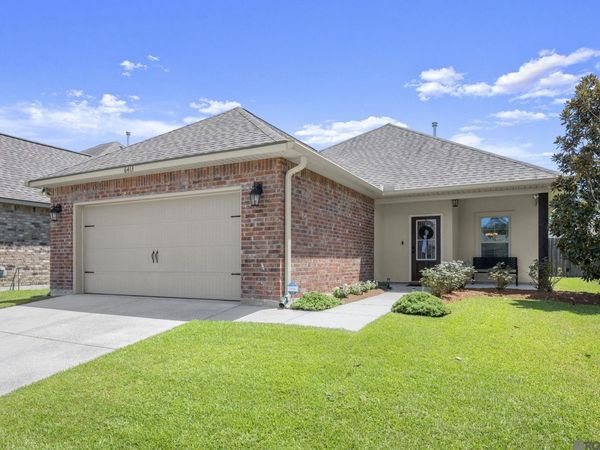 6413 Blue Rose Dr, Baton Rouge, LA 70817