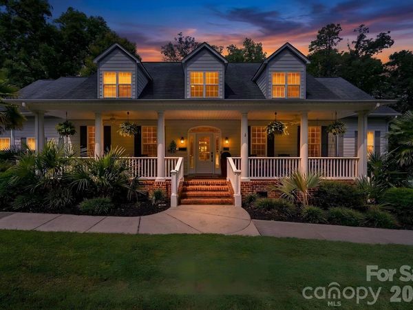 3850 Oakdale Road, Charlotte, NC 28216