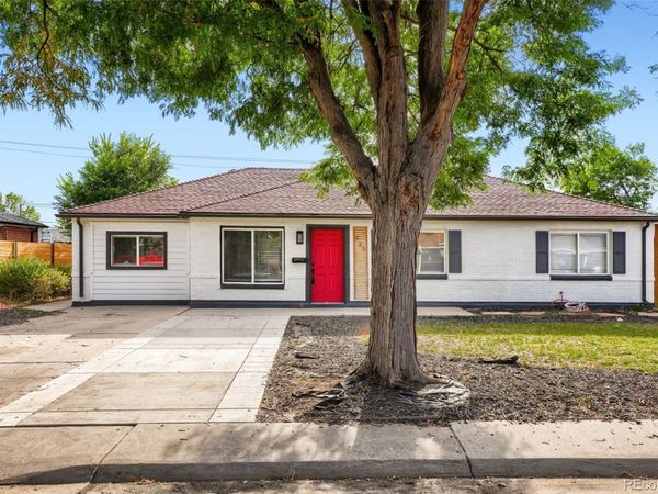 935 Quari Street , Aurora, CO 80011