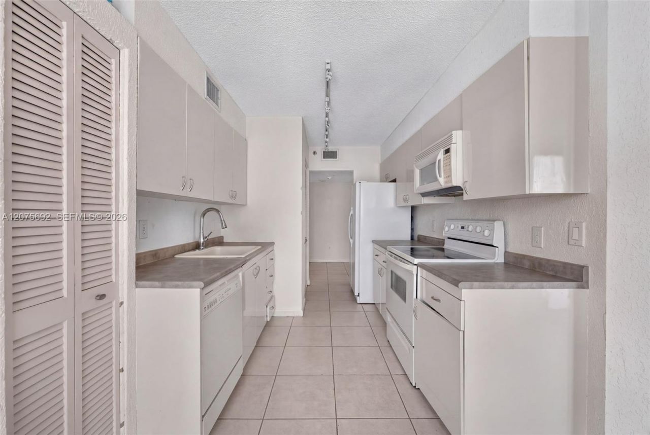 1201 S Ocean Dr , Unit 1009N, Hollywood, FL 33019 Photo