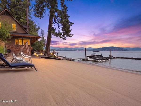 8357 W Coeur d' Alene Lake Shore, Coeur d'Alene, ID 83814