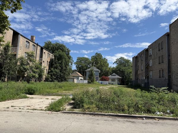 7933 S Marquette Avenue , Chicago, IL 60617