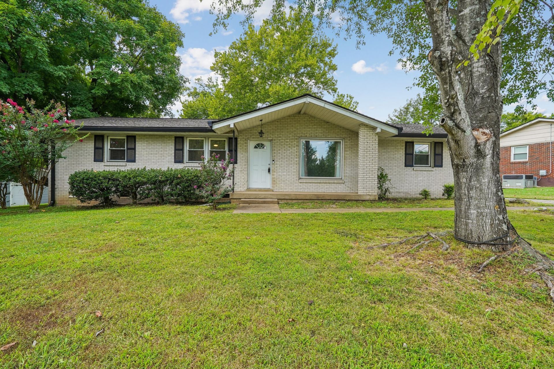 5053 Luker Ln Antioch, TN 37013