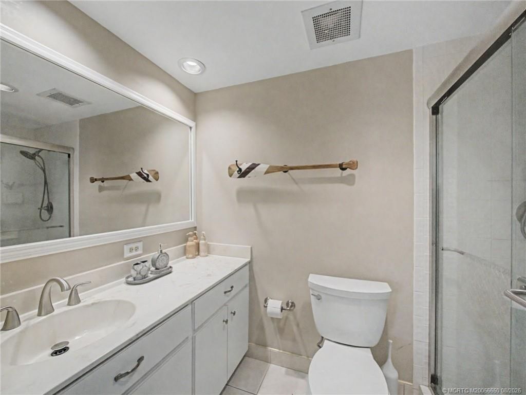 221 NE Plantation Road, Unit 211, Stuart, FL 34996 Photo