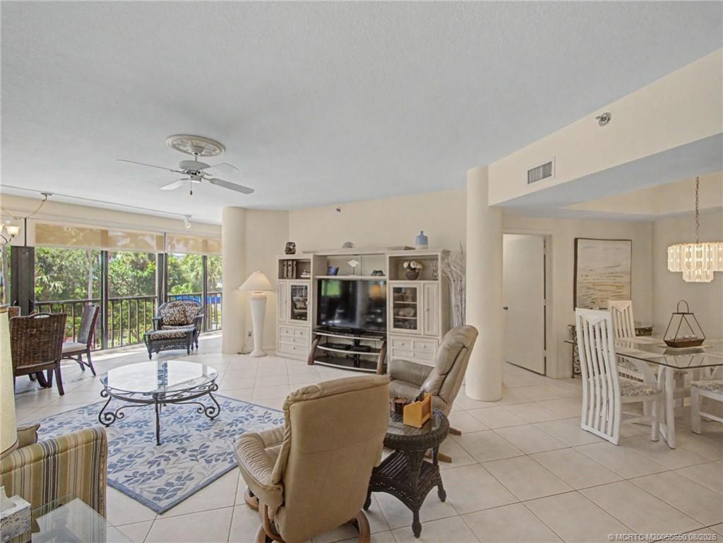 221 NE Plantation Road, Unit 211, Stuart, FL 34996 Photo