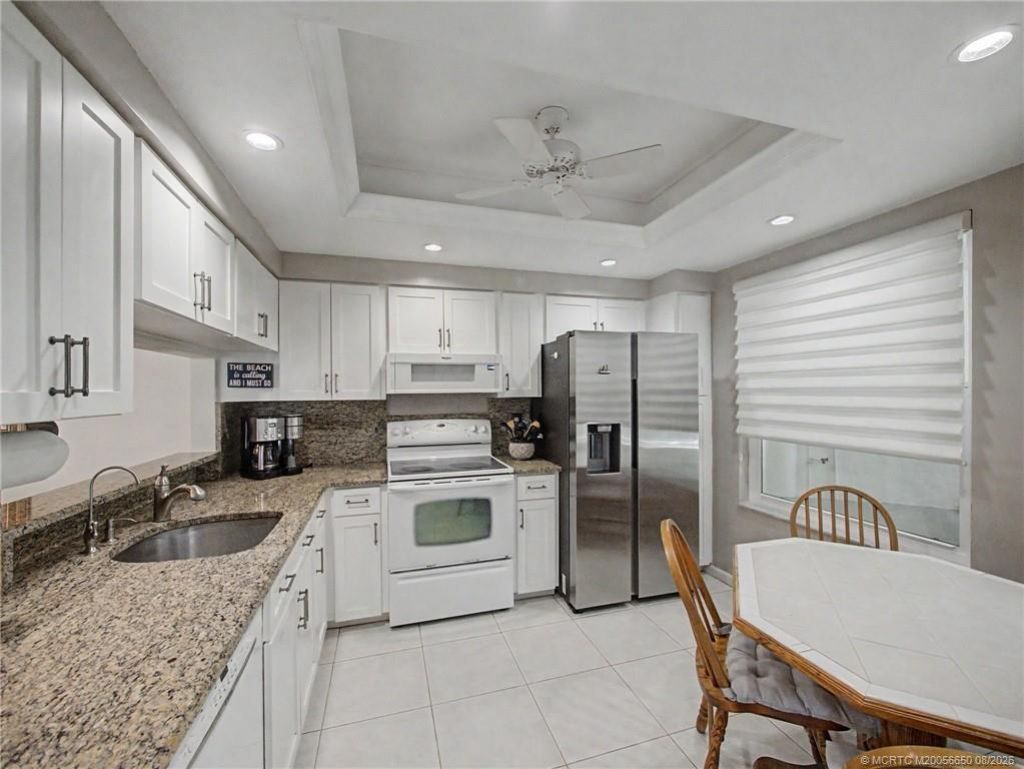 221 NE Plantation Road, Unit 211, Stuart, FL 34996 Photo