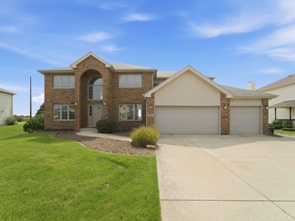 864 Coyote Trail , Manteno, IL 60950
