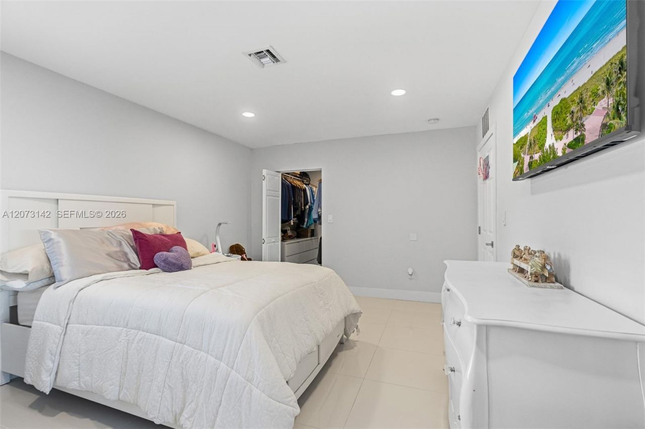 932 Bird Rd , Coral Gables, FL 33146 Photo