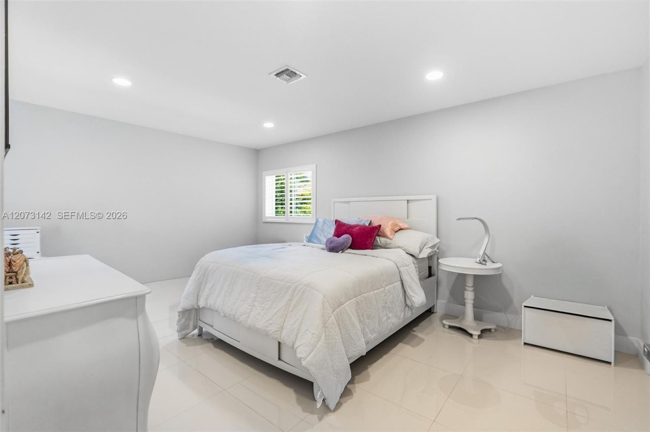 932 Bird Rd , Coral Gables, FL 33146 Photo