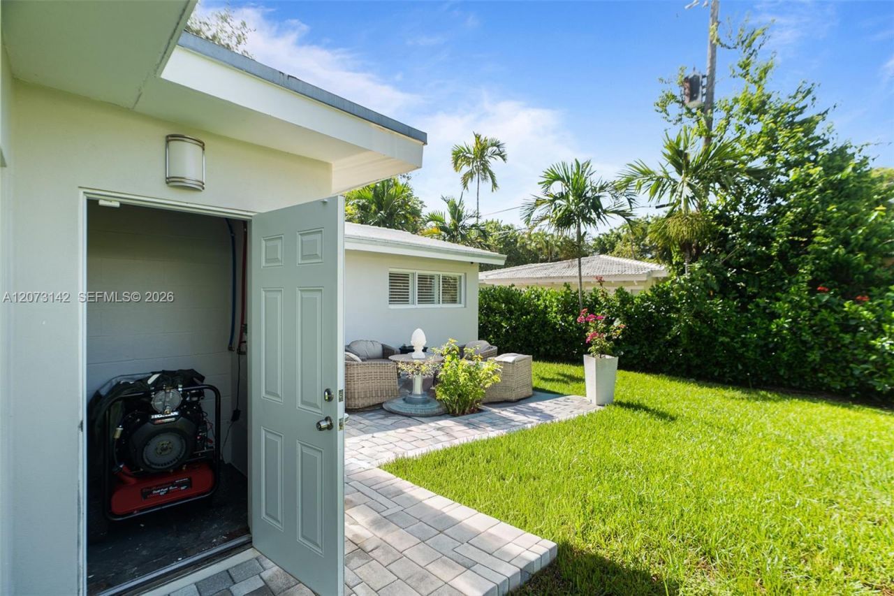 932 Bird Rd , Coral Gables, FL 33146 Photo