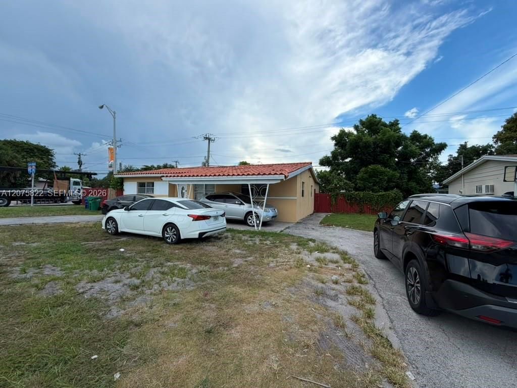 601 NE 180th St , Unit B, Miami, FL 33162 Photo