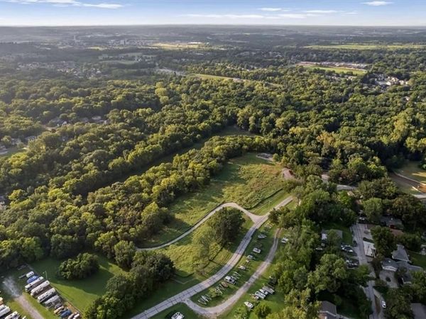 267 & 266 SW Tapawingo Lane, Blue Springs, MO 64015