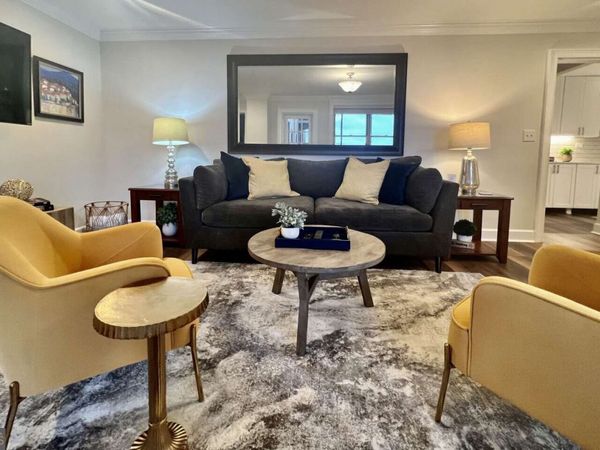 300 W Peachtree Street, Unit 21G, Atlanta, GA 30308
