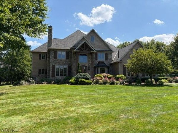 334 Crown Ridge Drive , Cuyahoga Falls, OH 44223