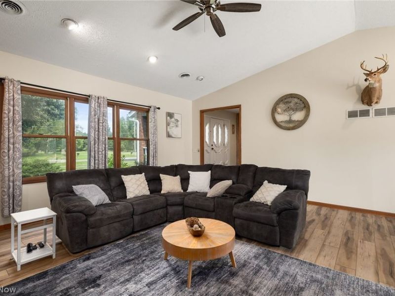 6730 Nathaniel Drive, Shreve, OH 44676 Photo 7