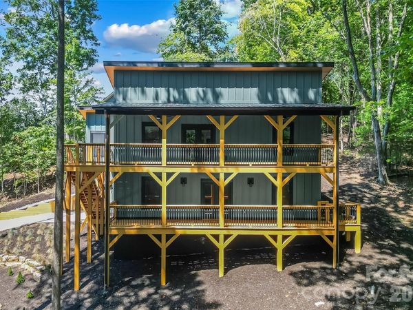 276 Coopers Drive , Hendersonville, NC 28739