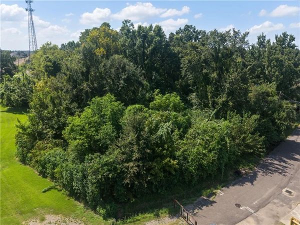 610 W EASY Street , Destrehan, LA 70047
