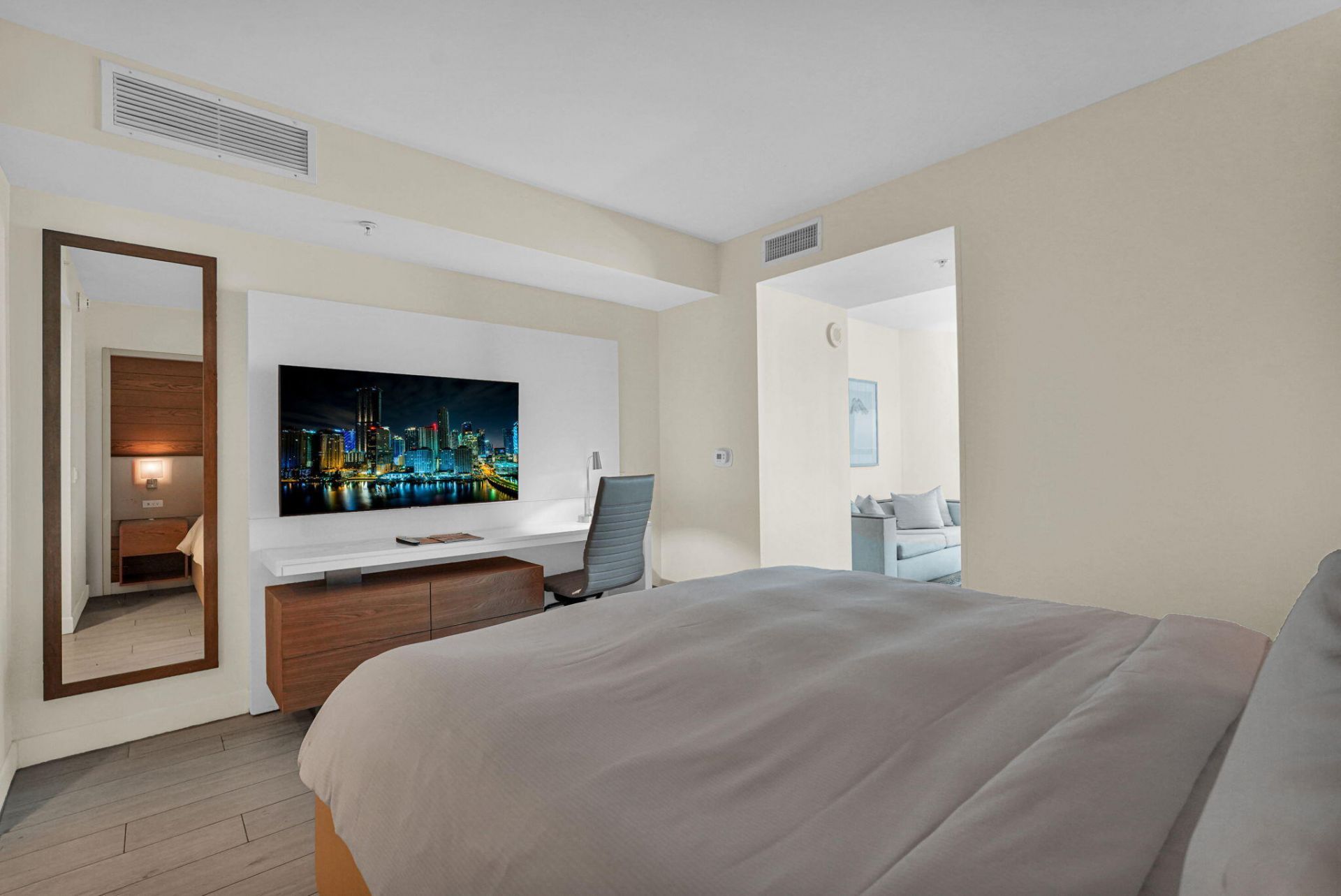 505 N Fort Lauderdale Beach Boulevard, Unit 1004, Fort Lauderdale, FL 33304 Photo