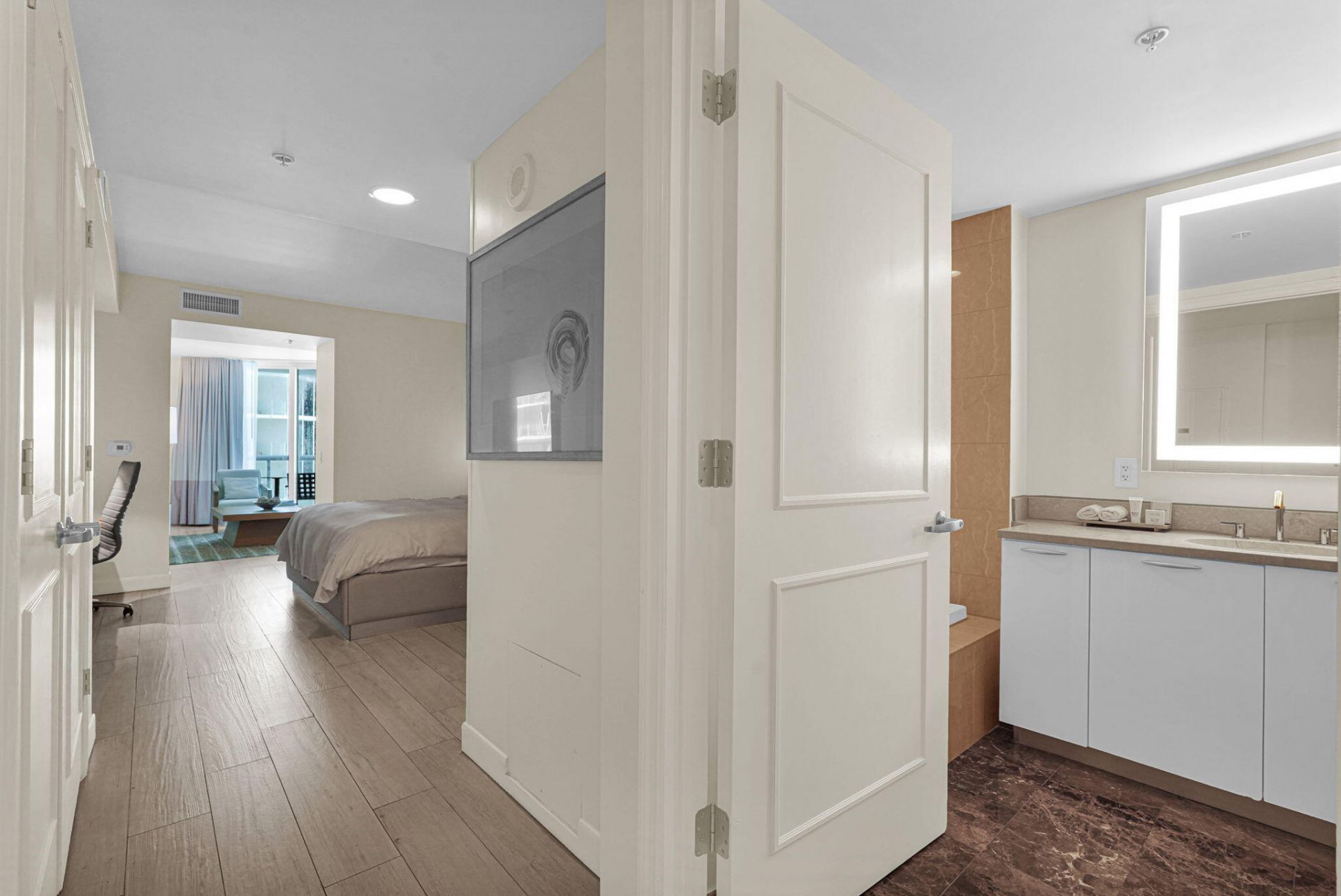 505 N Fort Lauderdale Beach Boulevard, Unit 1004, Fort Lauderdale, FL 33304 Photo
