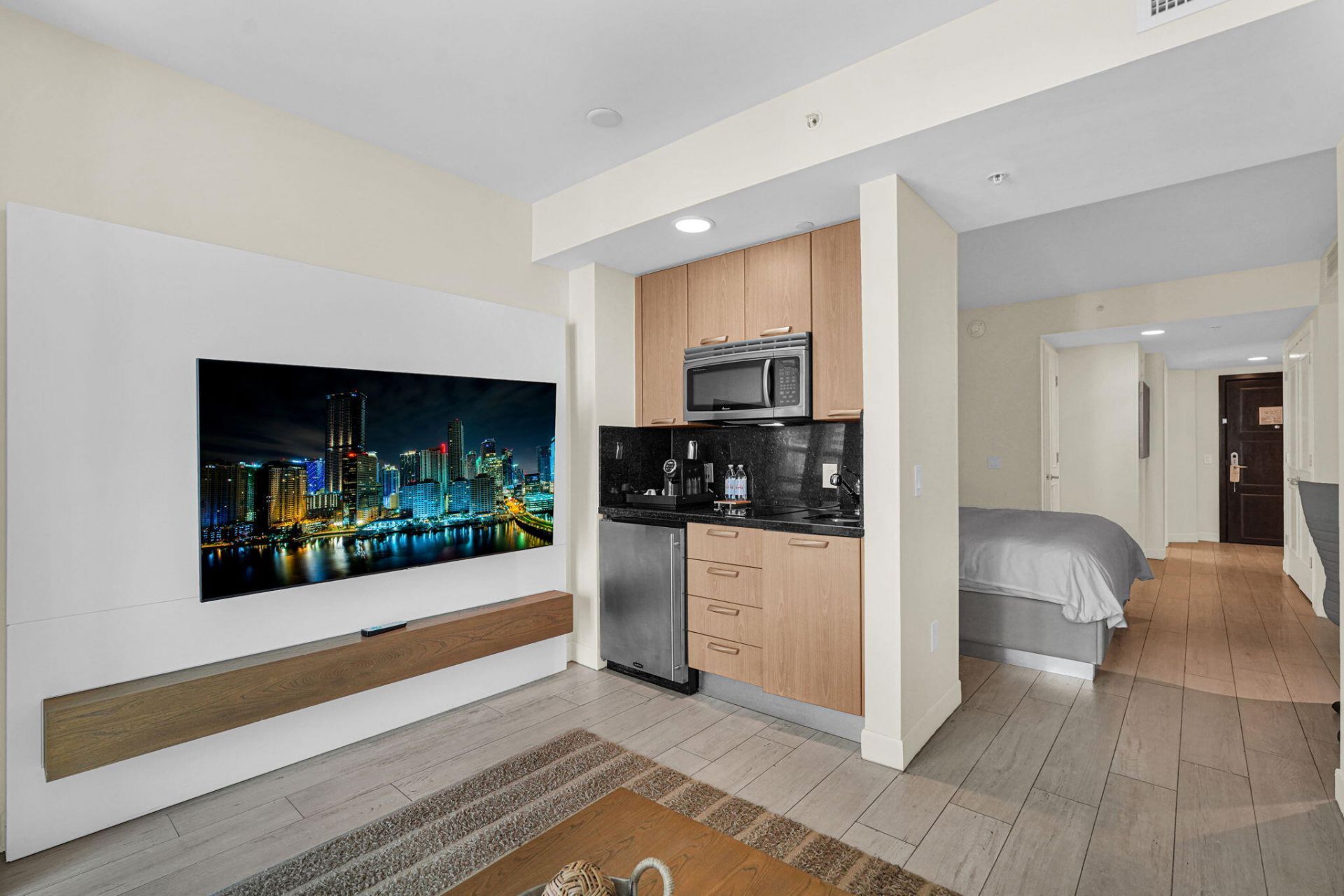 505 N Fort Lauderdale Beach Boulevard, Unit 1004, Fort Lauderdale, FL 33304 Photo