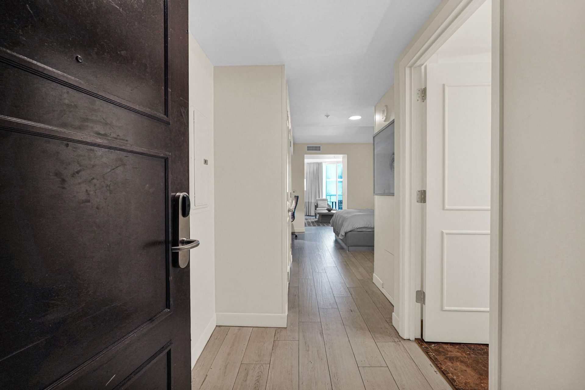 505 N Fort Lauderdale Beach Boulevard, Unit 1004, Fort Lauderdale, FL 33304 Photo