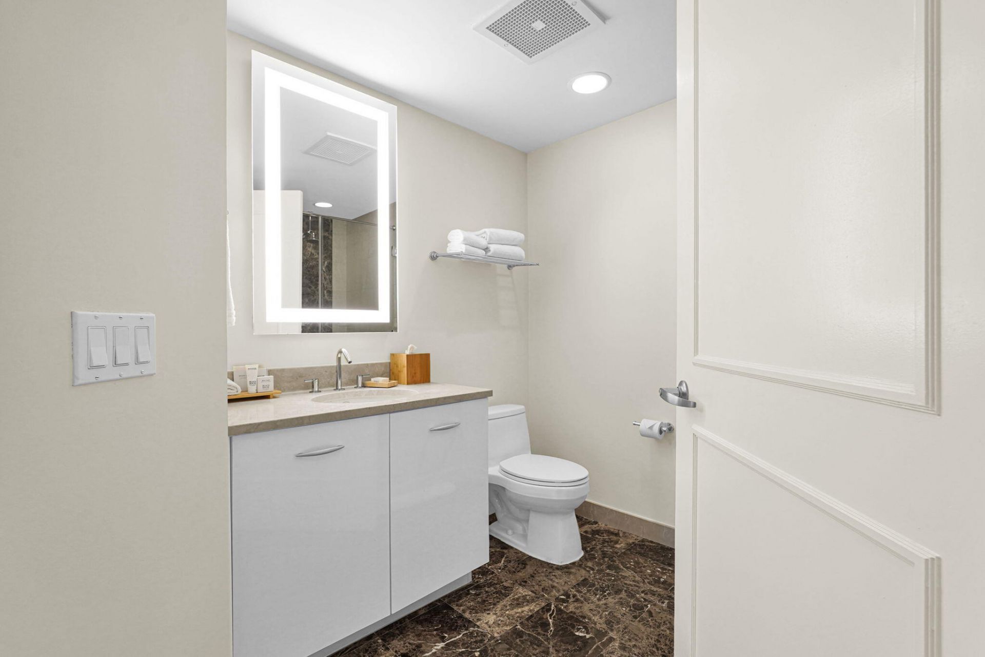 505 N Fort Lauderdale Beach Boulevard, Unit 1817, Fort Lauderdale, FL 33304 Photo