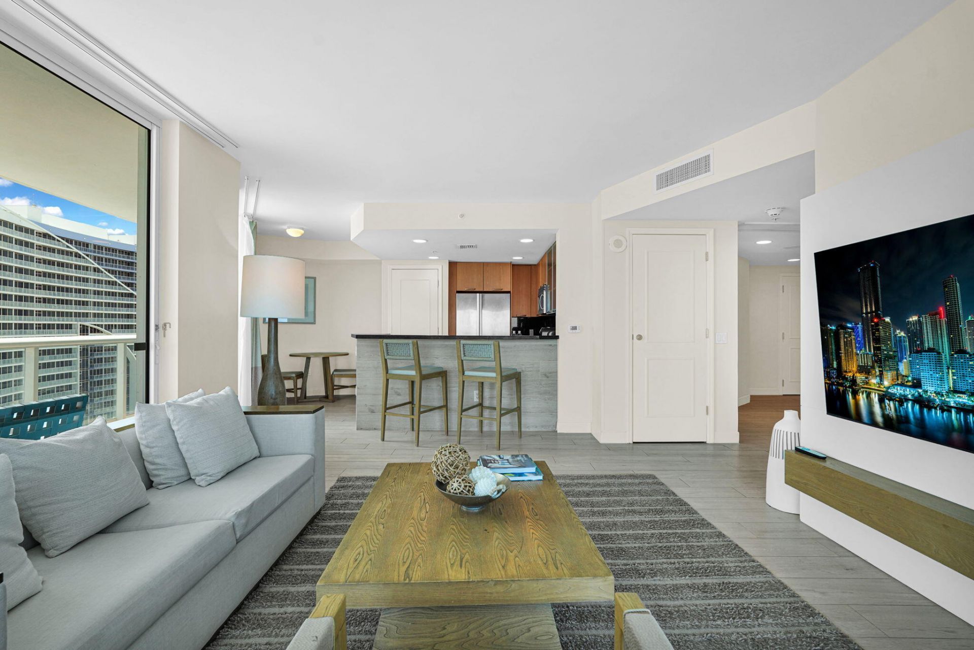 505 N Fort Lauderdale Beach Boulevard, Unit 1817, Fort Lauderdale, FL 33304 Photo