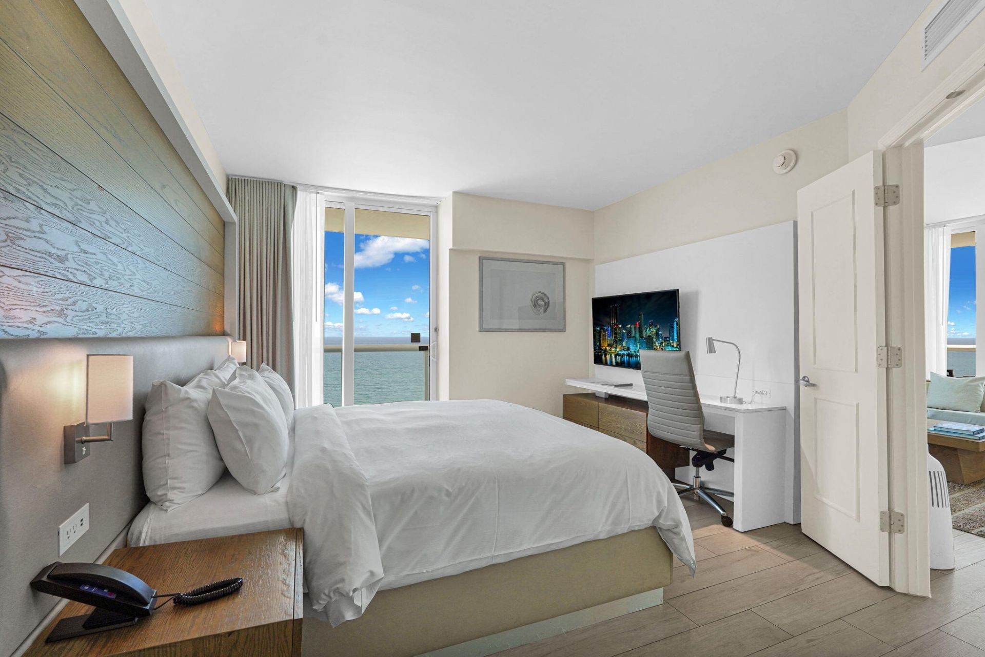 505 N Fort Lauderdale Beach Boulevard, Unit 1817, Fort Lauderdale, FL 33304 Photo