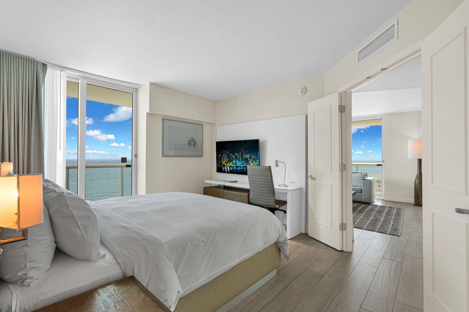 505 N Fort Lauderdale Beach Boulevard, Unit 1817, Fort Lauderdale, FL 33304 Photo