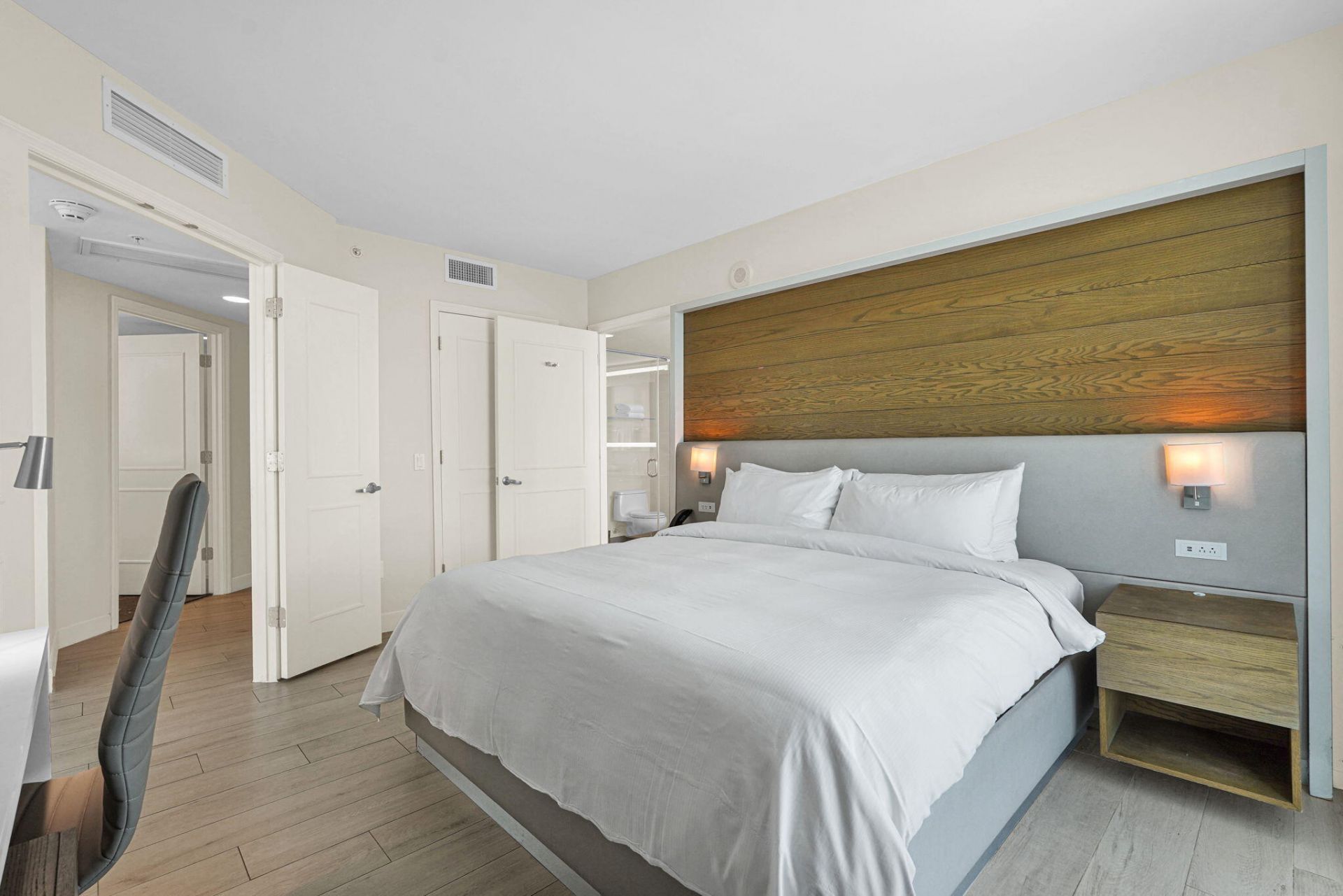505 N Fort Lauderdale Beach Boulevard, Unit 1817, Fort Lauderdale, FL 33304 Photo