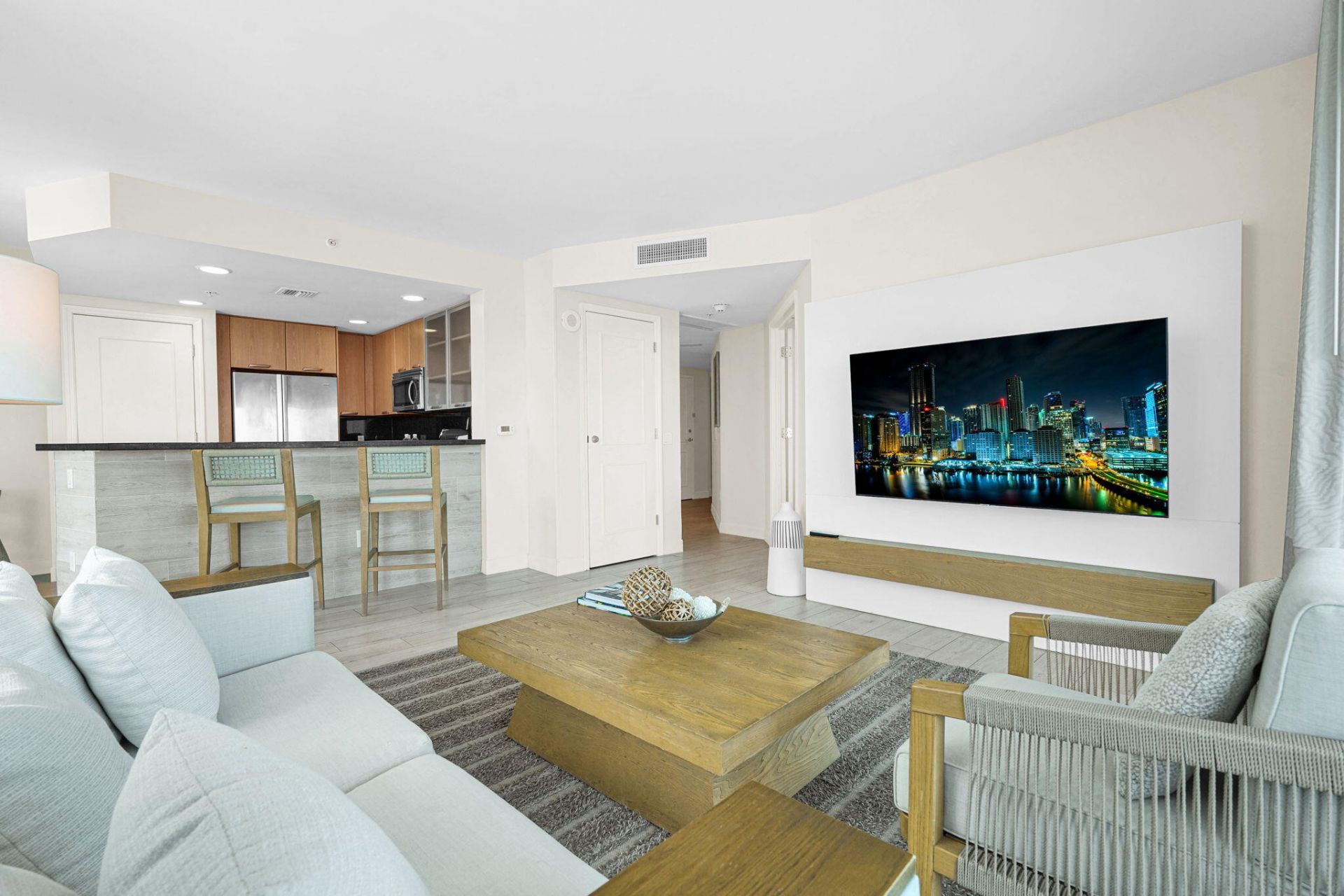 505 N Fort Lauderdale Beach Boulevard, Unit 1817, Fort Lauderdale, FL 33304 Photo