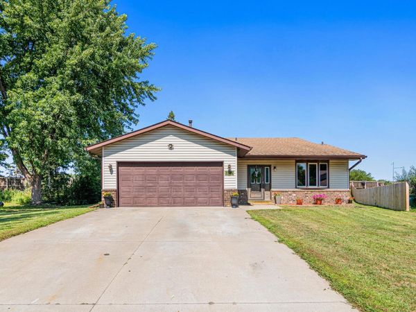 1916 84th Avenue N, Brooklyn Park, MN 55444