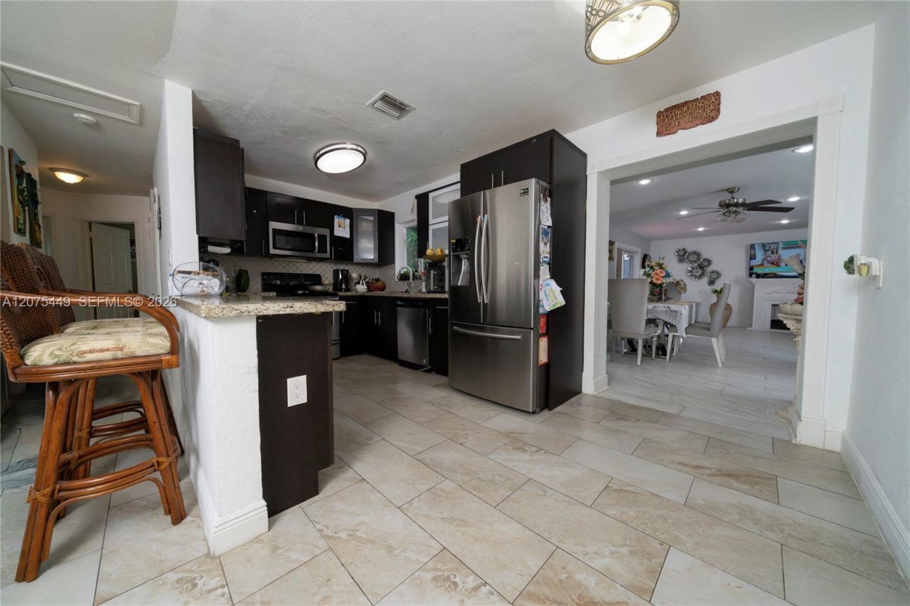 6944 SW 10th Ct , Pembroke Pines, FL 33023 Photo