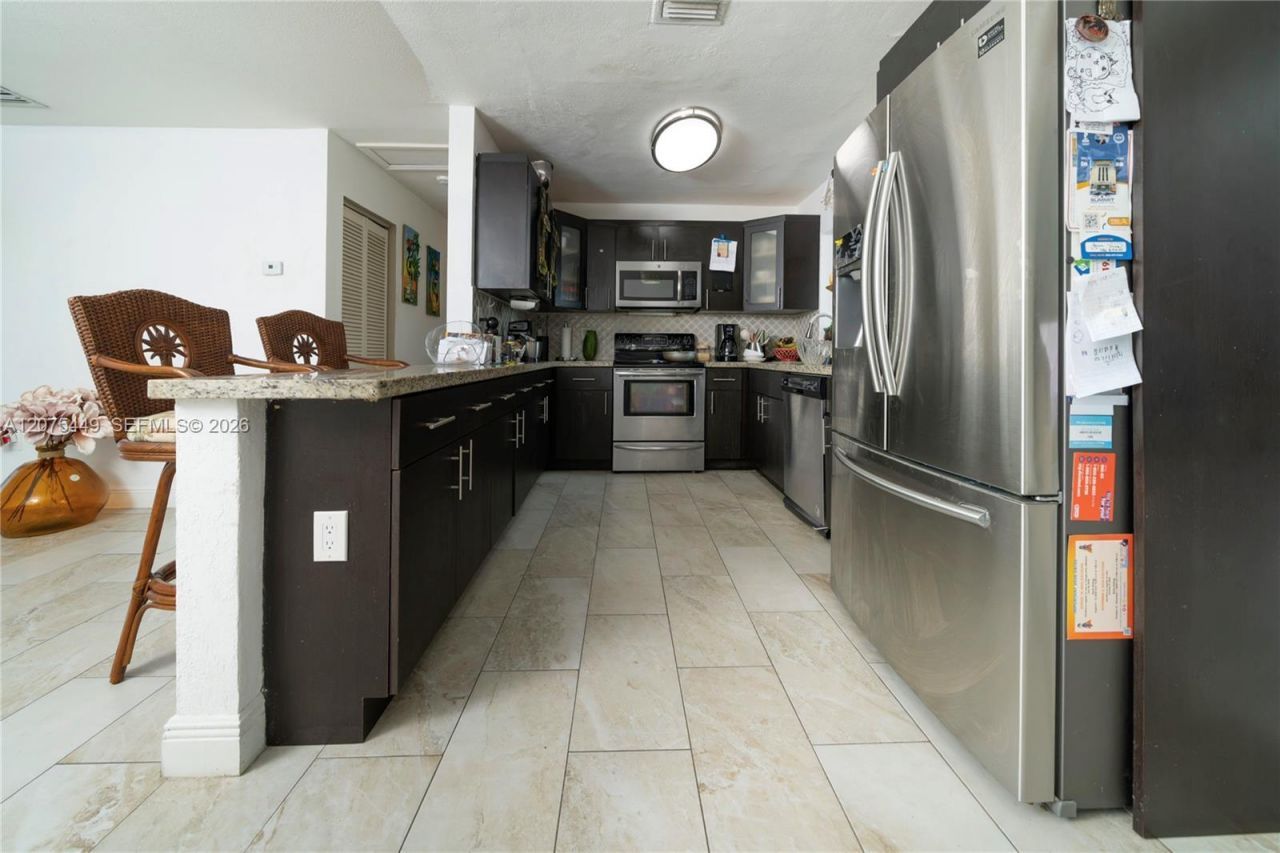 6944 SW 10th Ct , Pembroke Pines, FL 33023 Photo