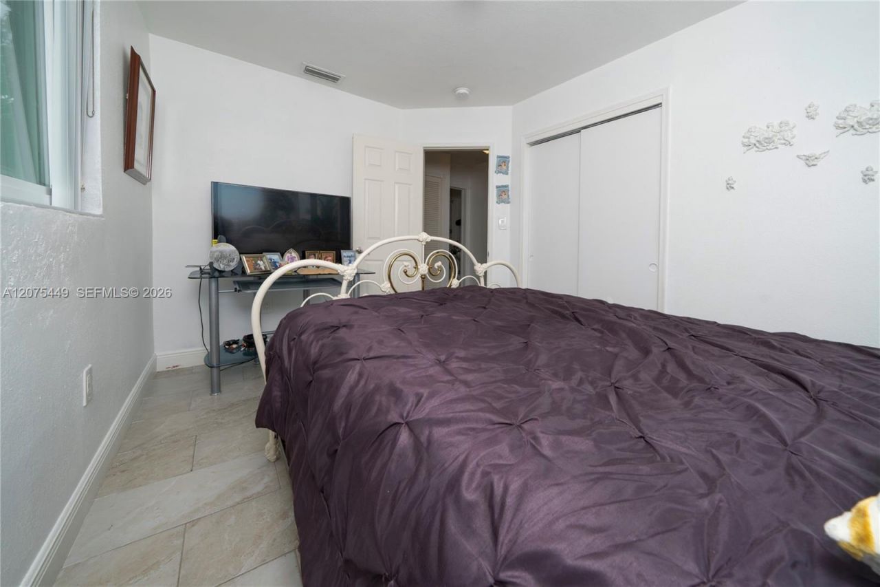 6944 SW 10th Ct , Pembroke Pines, FL 33023 Photo
