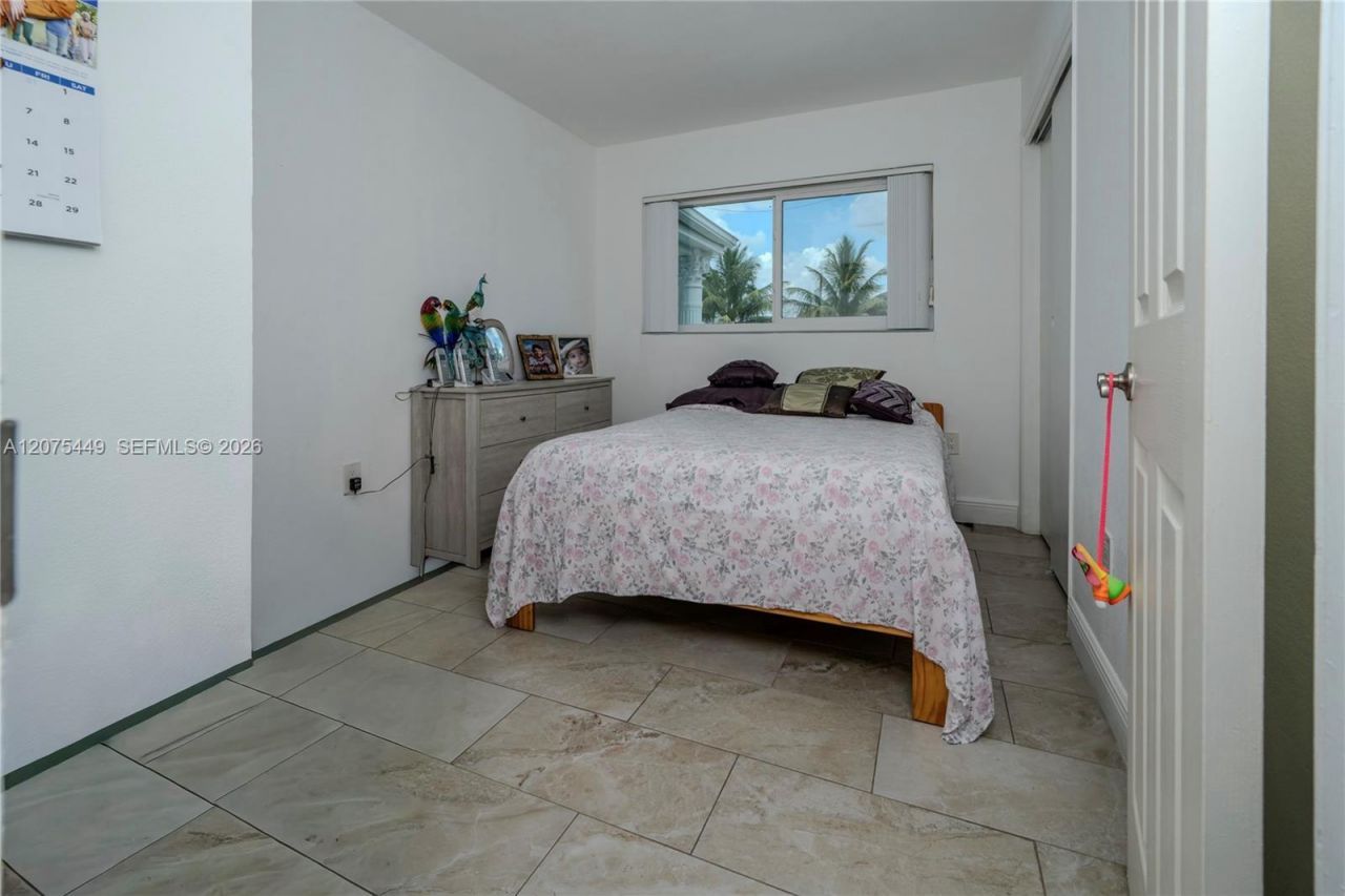 6944 SW 10th Ct , Pembroke Pines, FL 33023 Photo