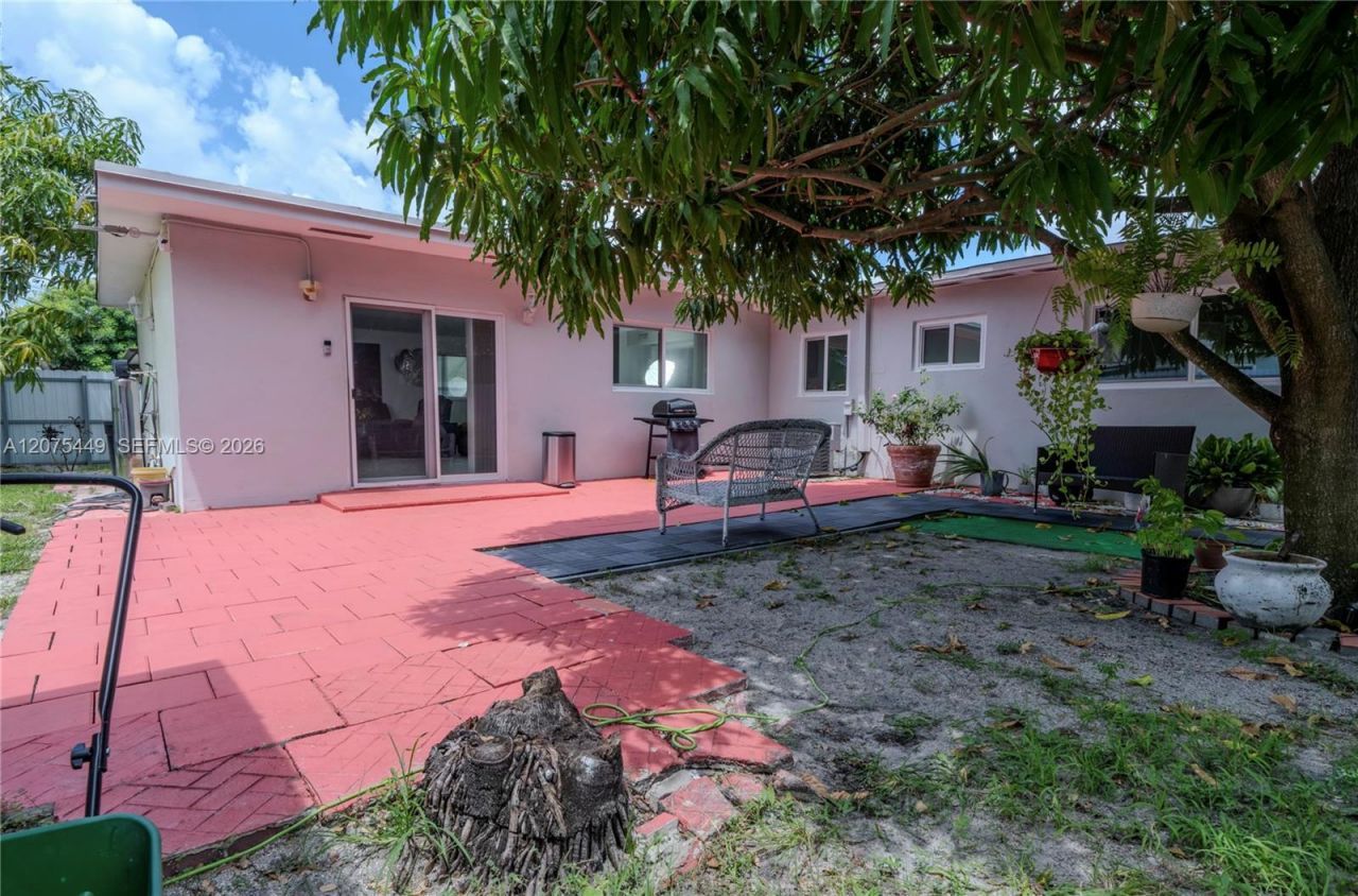 6944 SW 10th Ct , Pembroke Pines, FL 33023 Photo