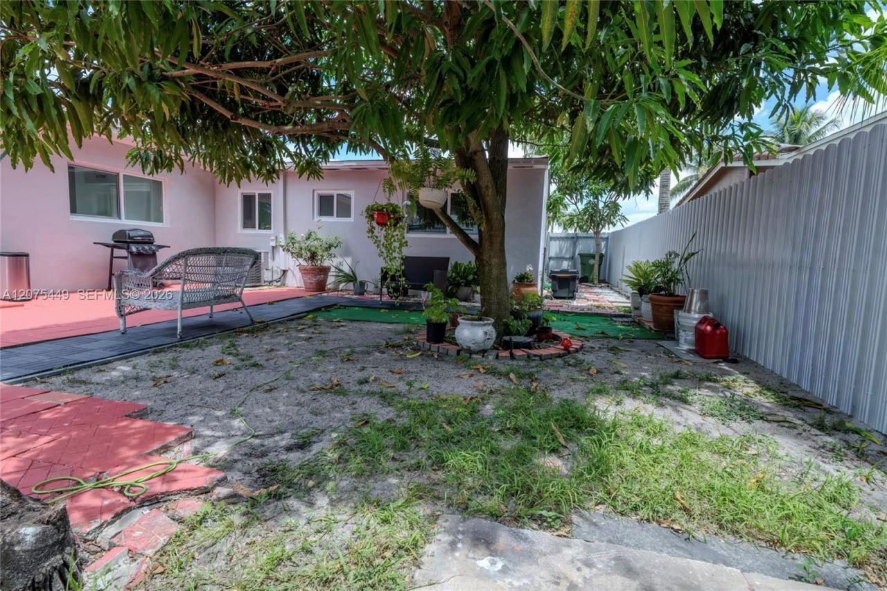 6944 SW 10th Ct , Pembroke Pines, FL 33023 Photo
