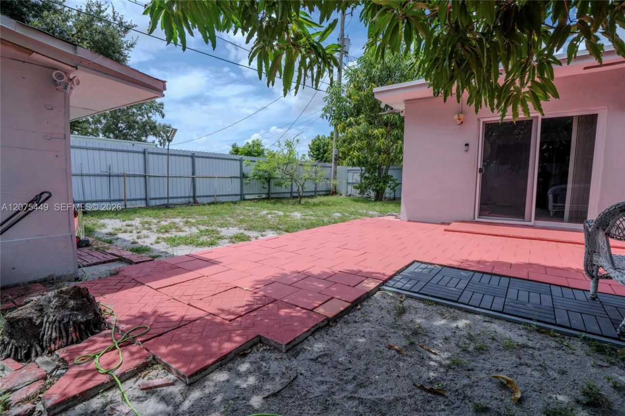 6944 SW 10th Ct , Pembroke Pines, FL 33023 Photo