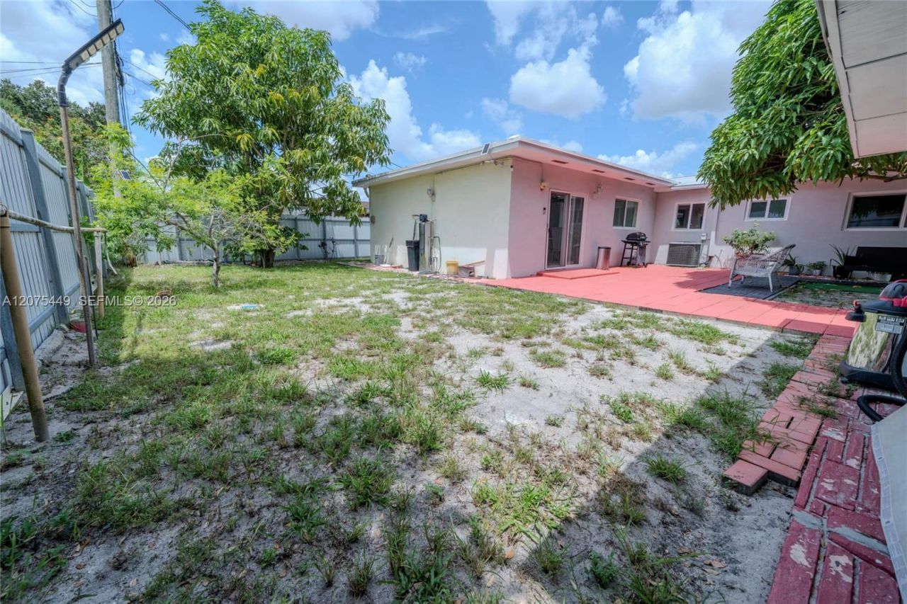 6944 SW 10th Ct , Pembroke Pines, FL 33023 Photo