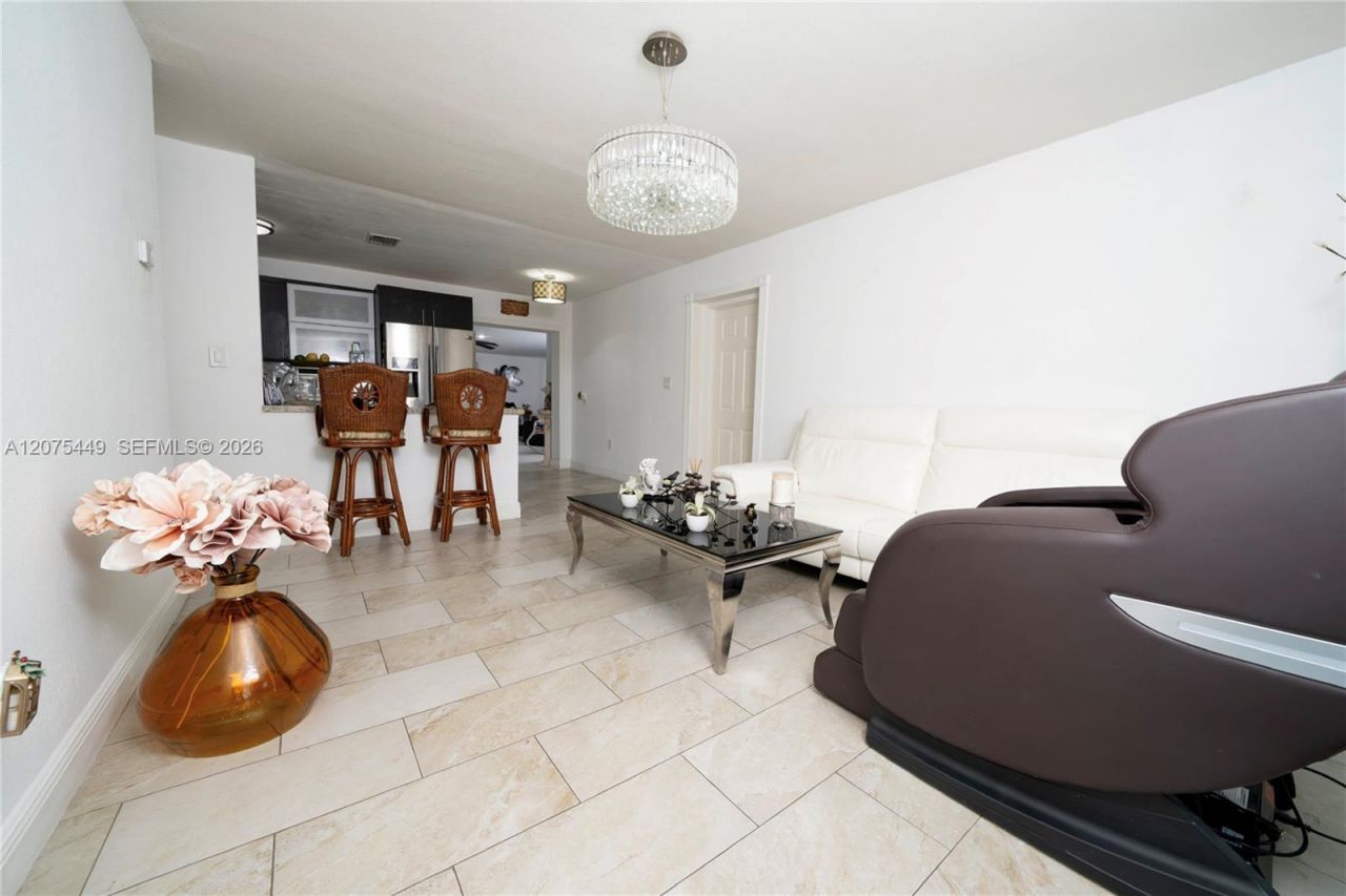 6944 SW 10th Ct , Pembroke Pines, FL 33023 Photo